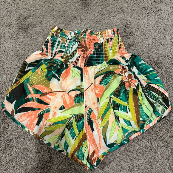 XS Aerie Offline Floral Athletic Shorts - Built in Spandex w/ Pockets - Picture 3 of 3